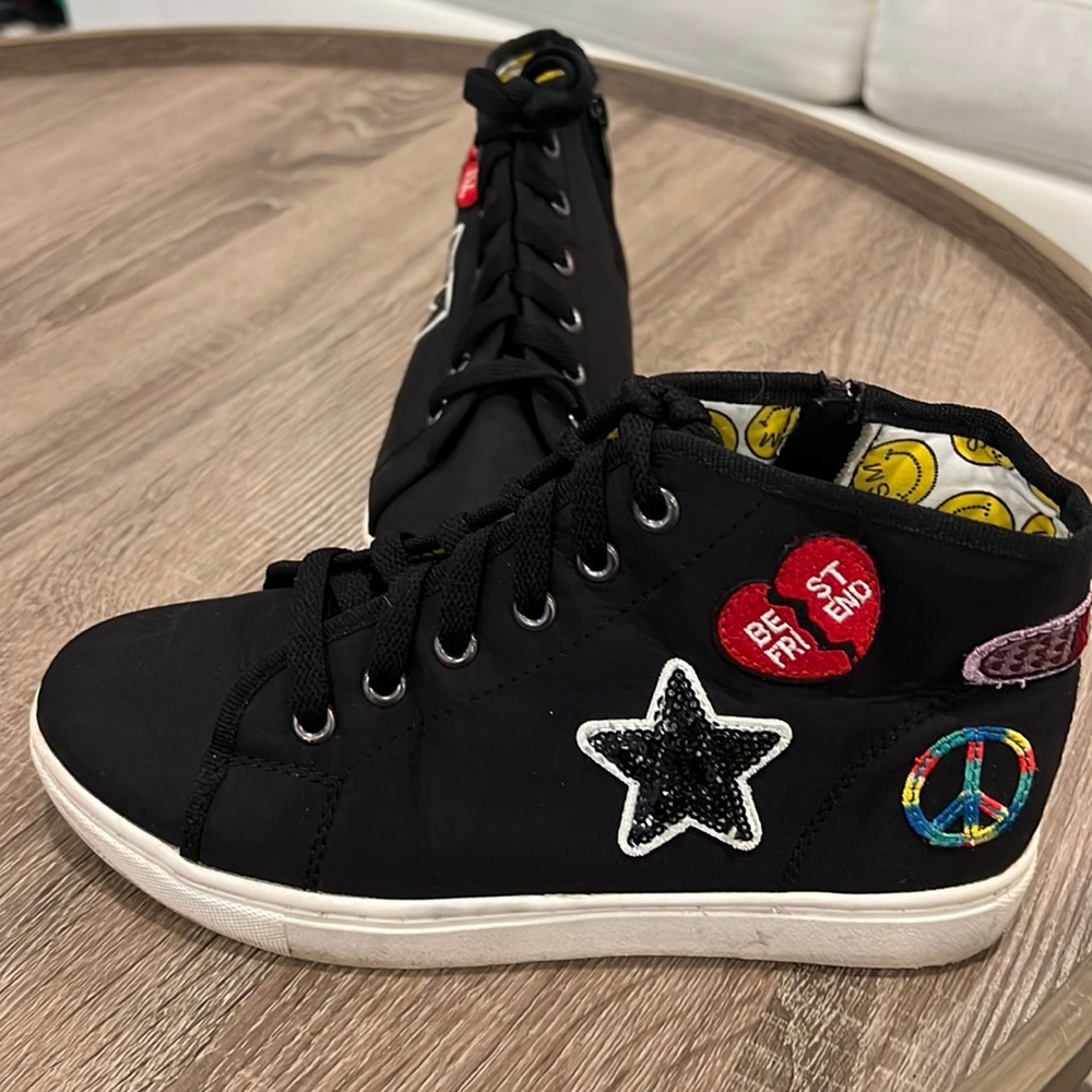 Steve Madden girls sneakers, size 4